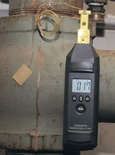 HH74K:Handheld Thermometer with Magnet Hanger